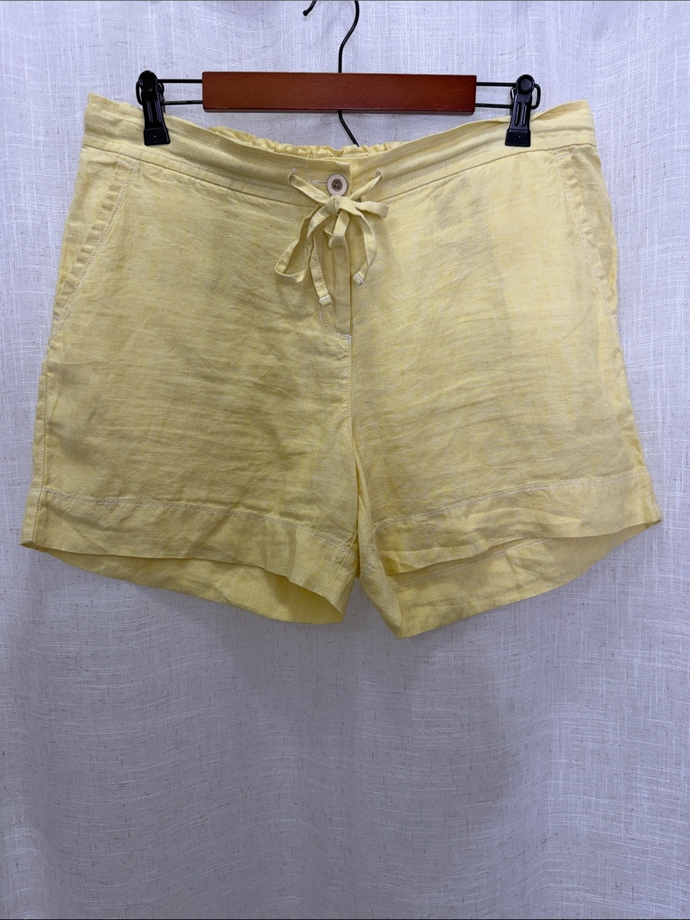Tommy Bahama Lightweight Yellow Linen Shorts Size Medium Excellent Condition